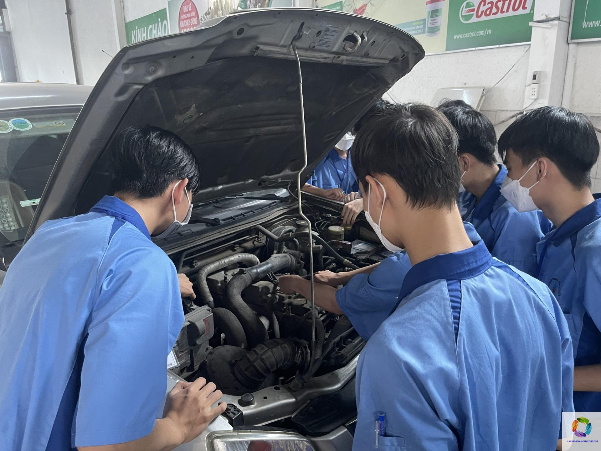 bằng cao đẳng công nghệ ô tô làm hãng xe được không - Hình 4