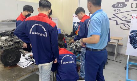 bằng cao đẳng công nghệ ô tô ra làm gì
