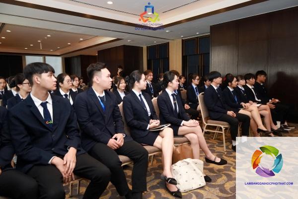 bằng cao đẳng quản trị khách sạn có dễ xin việc không - Hình 3