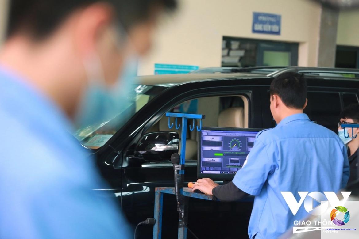 bằng đại học công nghệ ô tô làm đăng kiểm được không