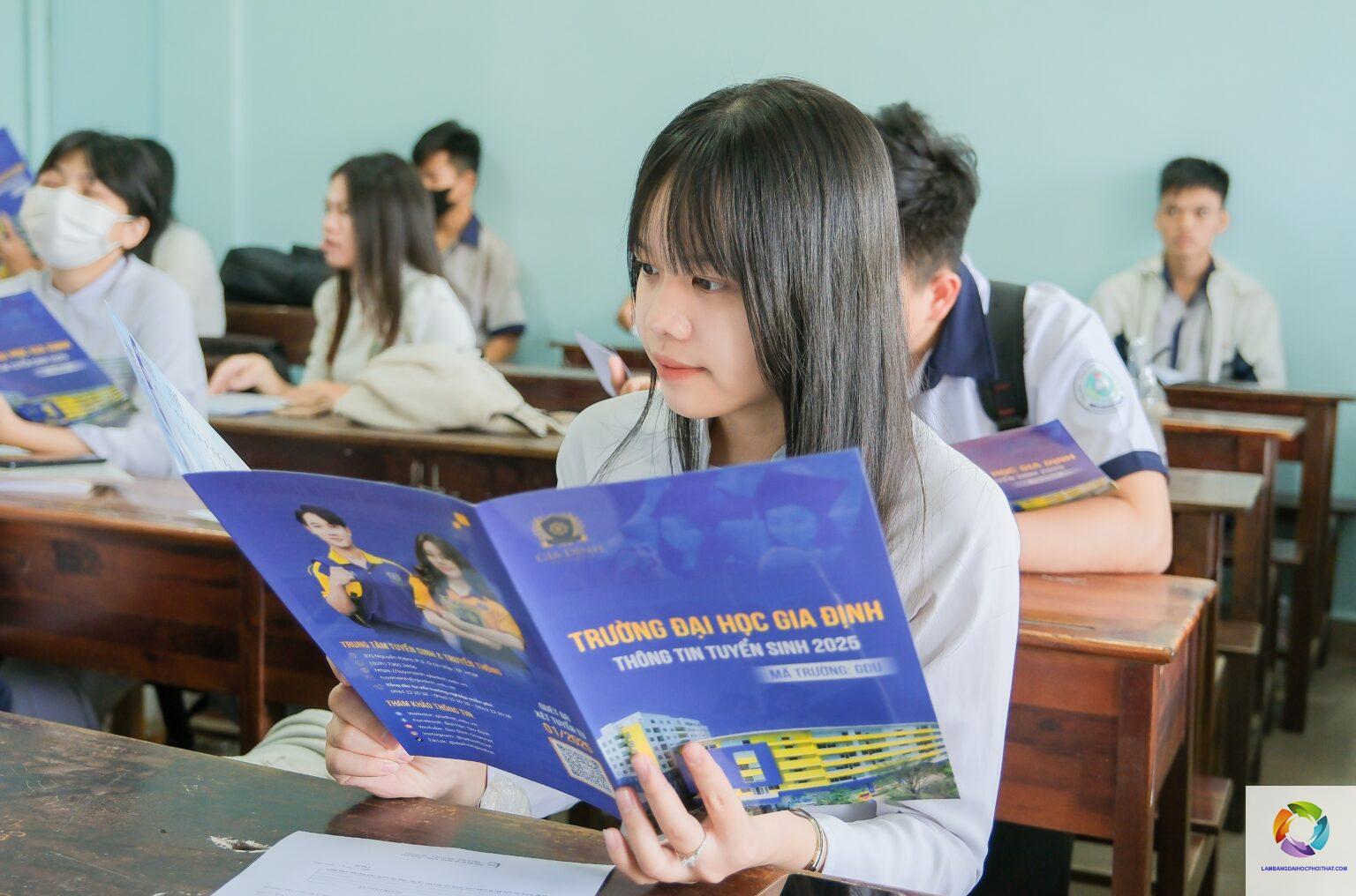 bằng đại học luật kinh tế có thi công chức được không - Hình 5