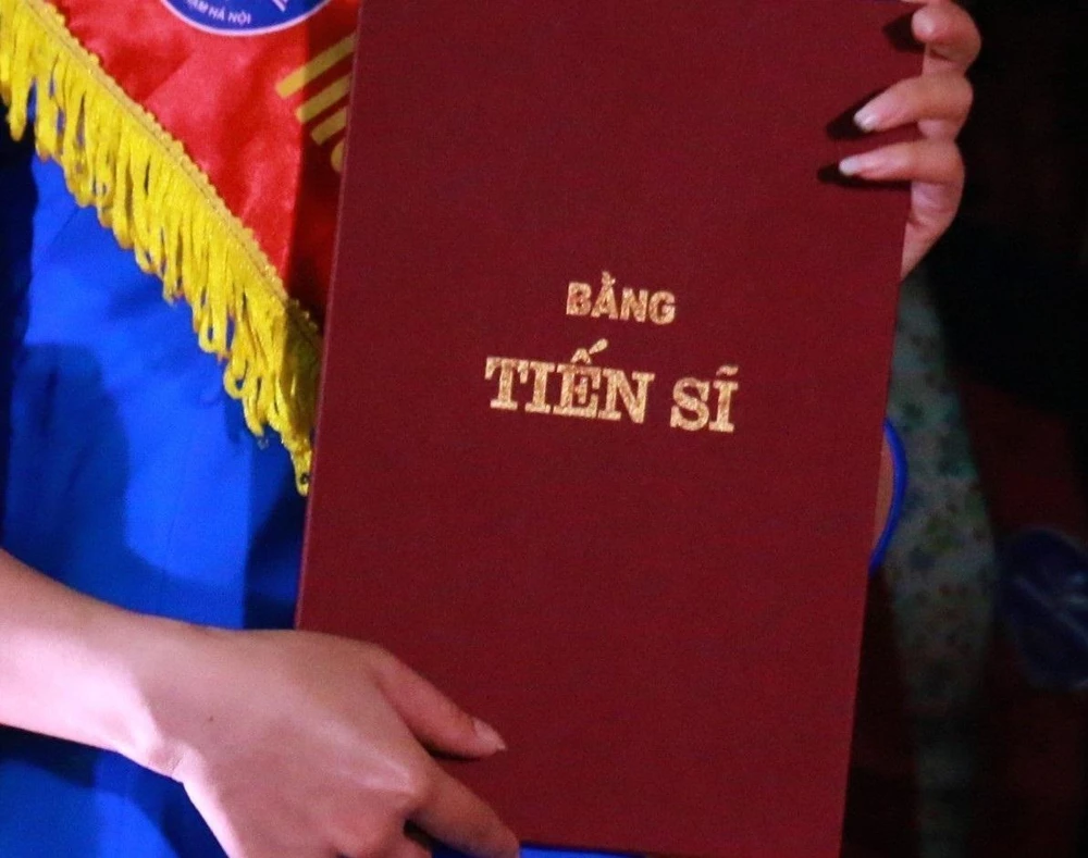 bằng đại học luật quốc tế học lên tiến sĩ được không - Hình 5