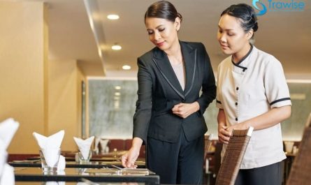 bằng đại học quản trị khách sạn làm quản lý khách sạn được không