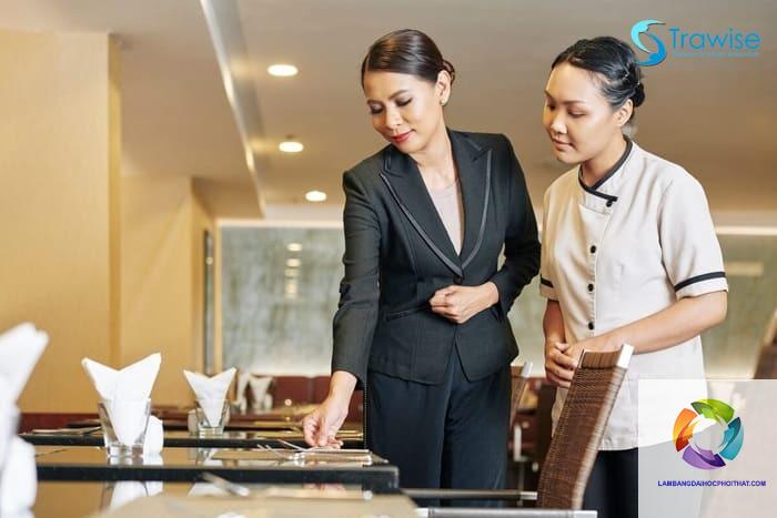 bằng đại học quản trị khách sạn làm quản lý khách sạn được không