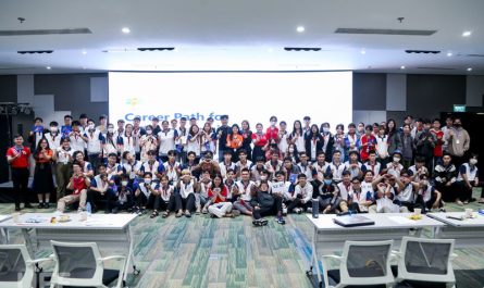 bằng đại học thương mại điện tử làm shopee được không