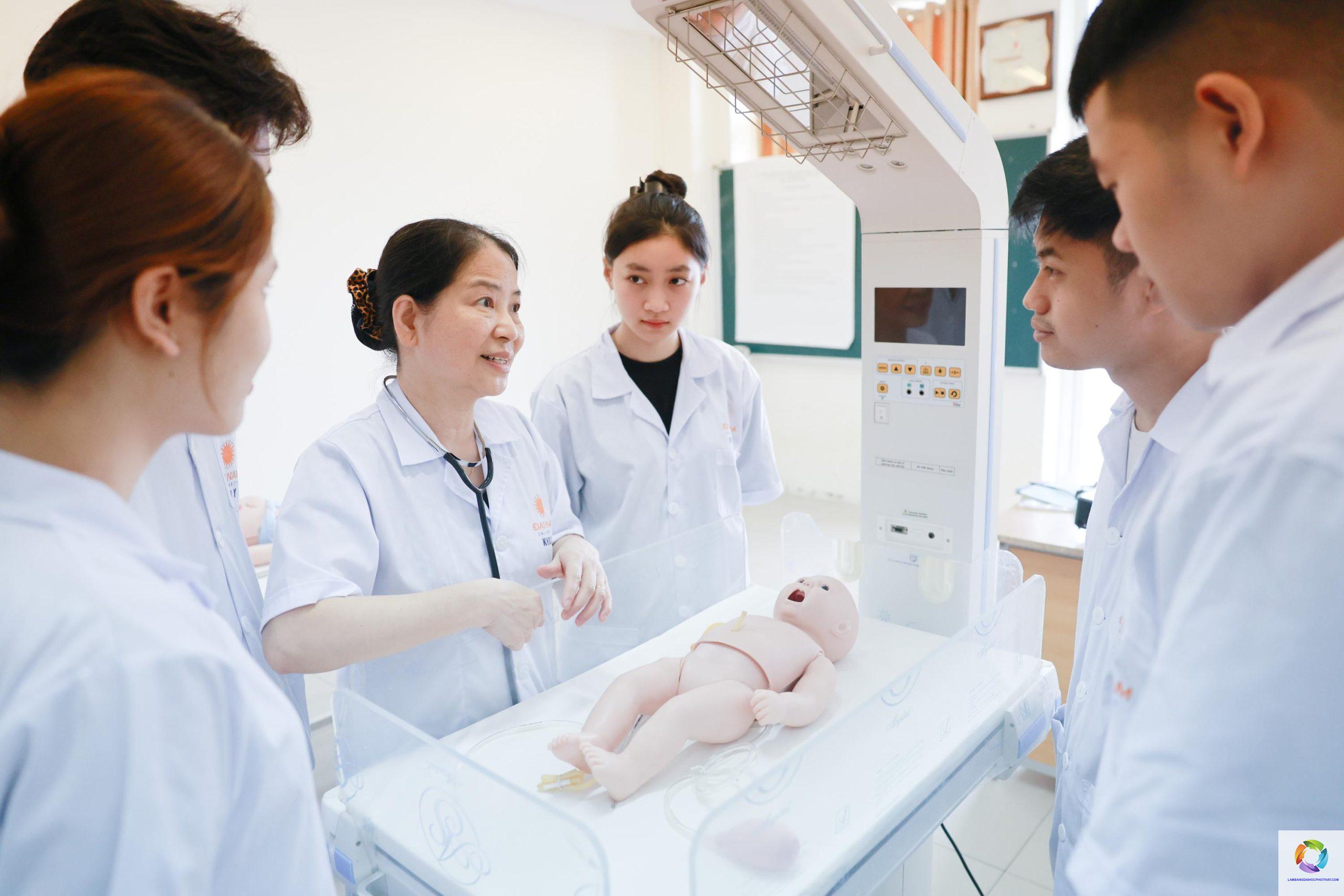 bằng đại học y đa khoa có dễ xin việc không - Hình 4
