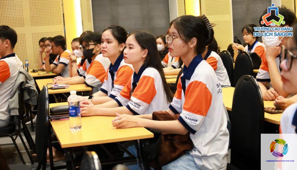 cao đẳng lên đại học mất bao lâu - Hình 1