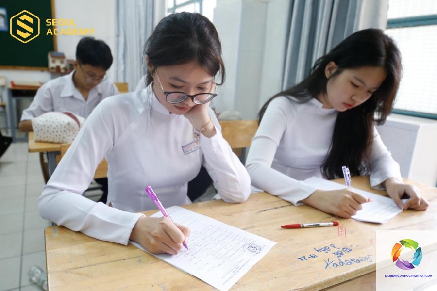 không thi đại học có học đại học được không
