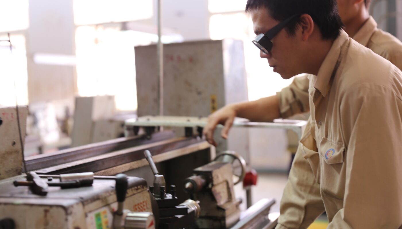 bằng cao đẳng cơ khí làm kỹ thuật viên cnc được không