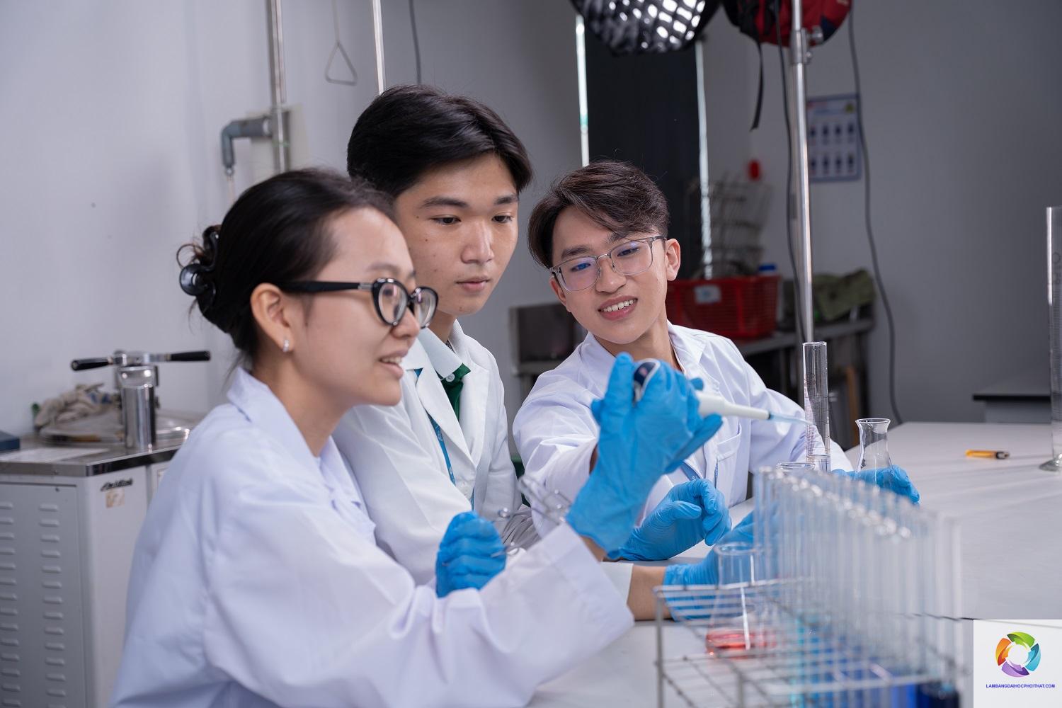 bằng cao đẳng công nghệ sinh học làm phòng thí nghiệm được không - Image 3