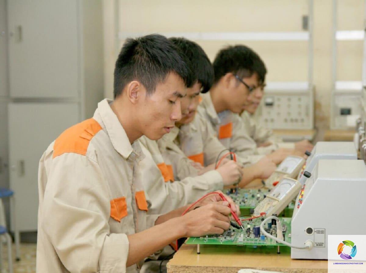 bằng cao đẳng điện điện tử làm bảo trì điện tử được không - Image 5