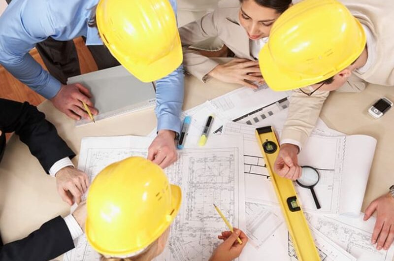 Ngành Xây Dựng Xét Tuyển Khối Nào? Cẩm Nang Chọn Tổ Hợp Môn Xét Tuyển Chi Tiết Nhất 2025